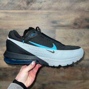 Brand new size 12 mens Nike AirMax, only wore twice.
